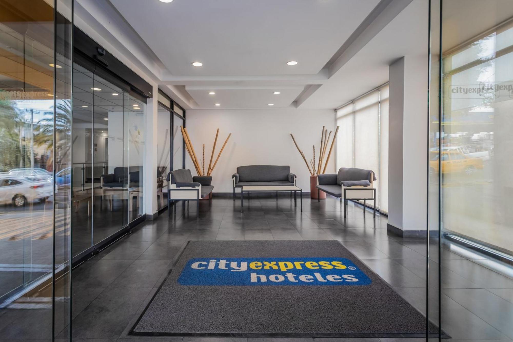 City Express By Marriott Oaxaca Bagian luar foto